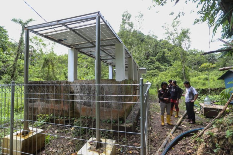 Permudah Akses Air Bersih, Pemprov Bantu Instalasi Pompa Panel Surya