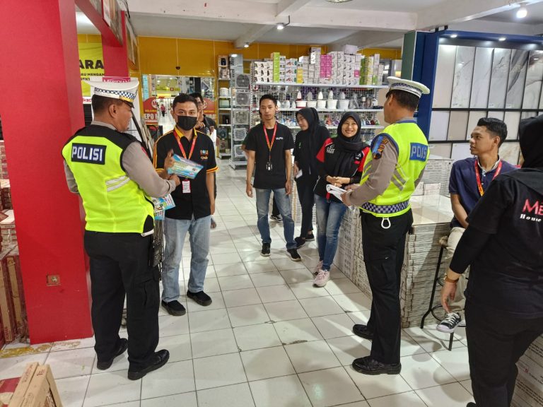 Gelar Dikmas Lantas, Satlantas Polres Kudus Sasar Tempat Keramaian
