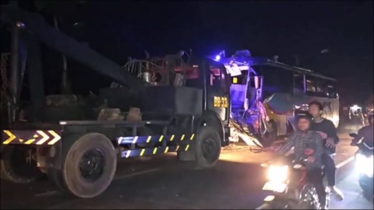 Ugal-ugalan, Bus Sugeng Rahayu Terguling dan Tewaskan Satu Penumpang