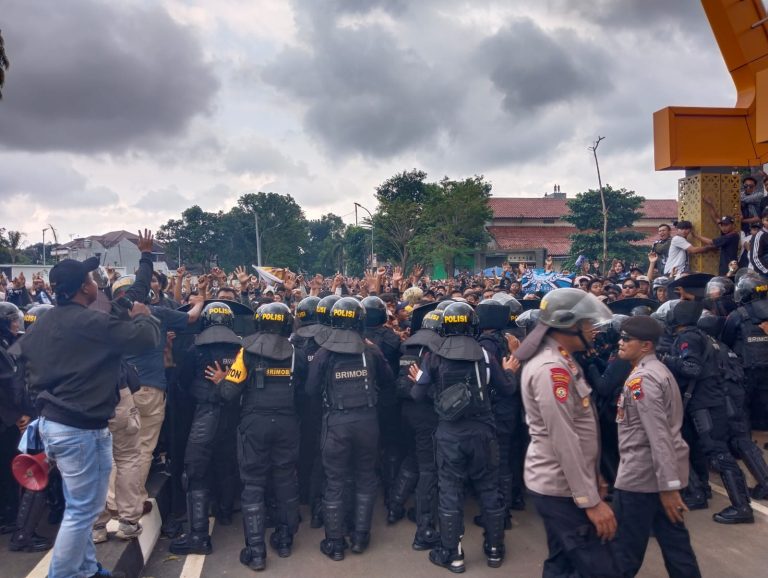 Erick Thohir Tanggapi Kerusuhan di Laga PSIS Semarang vs Persis Solo