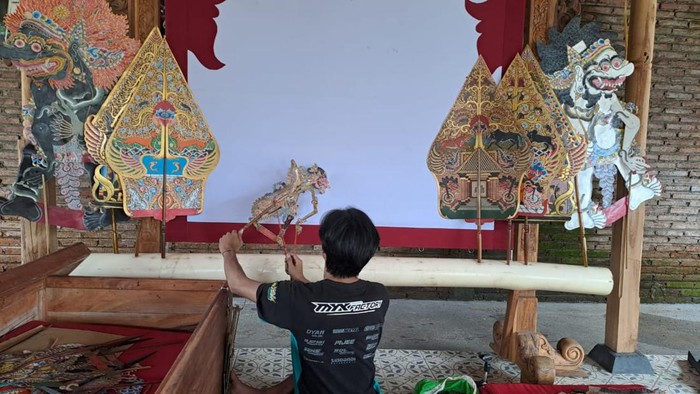 Sumringahnya Dalang Asal Jepara Dapat Bantuan Gamelan dari Ganjar