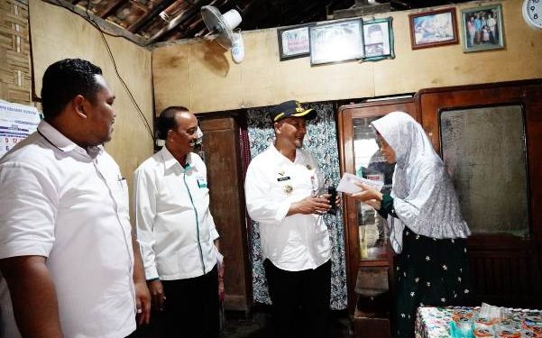 Dua Warga Juwana Terima Dana Bantuan RTLH
