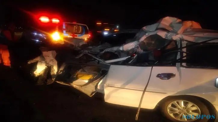 Pengemudi Mengantuk Hantam Tronton, Renggut 4 Nyawa Penumpang