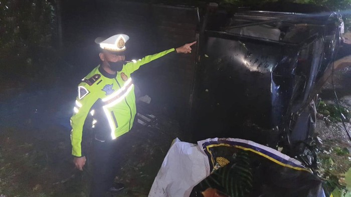 5 Orang Tewas. Mobil Bak Terbuka Angkut 25 Penumpang Terjun ke Jurang