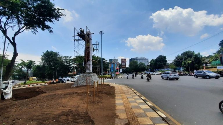 Terkesan Serem dan Dibenahi, Peresmian Patung Penari Semarangan Ditunda