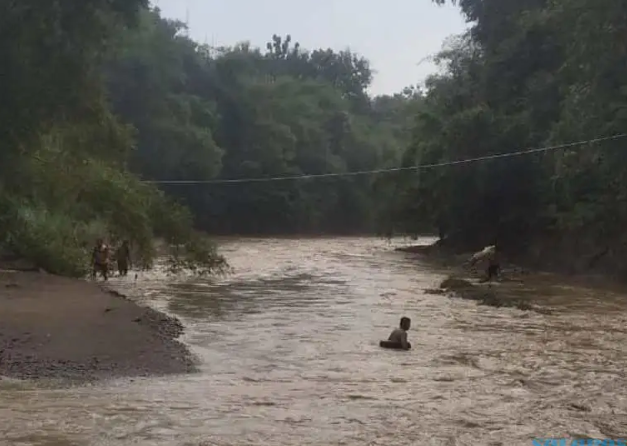 Dua Bocah Kembar yang Hanyut di Anak Sungai Serang, Akhirnya Ditemukan
