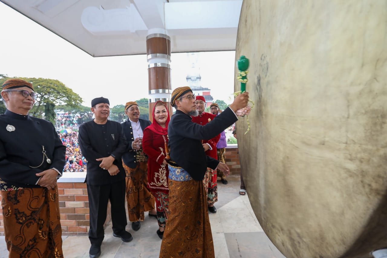 Dugderan 2023, Sekda Jateng Pimpin Tabuhan Beduk dan Meriam Sambut Ramadhan