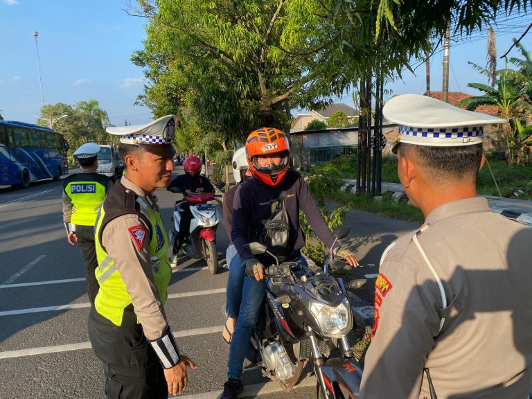 Membandel Terobos Jalur Cepat, 152 Pemotor Kena Tilang
