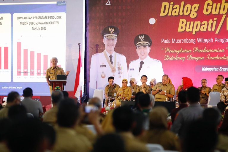 Dapat DAK Rp1,1 T, Ganjar Dorong Kepala Daerah Tangani Jalan yang ‘Dedhel Duel’