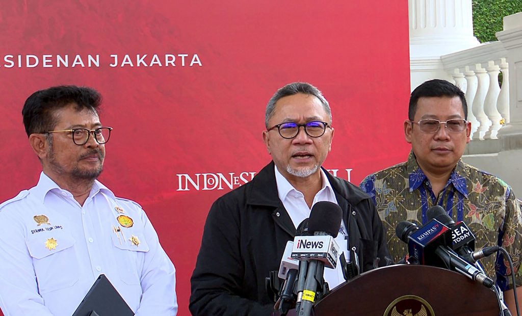 Mendag Zulkifli Hasan, Menteri Pertanian Syahrul Yasin Limpo, dan Kepala Badan Pangan Nasional Arief Prasetyo Adi.