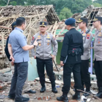 Tinjau Lokasi Ledakan Mercon, Kapolda Inisiasi Perbaikan 11 Rumah Warga Terdampak