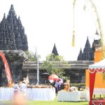 Menag Yaqut Cholil Qoumas dalam perayaan Tawur Agung Kesanga di pelataran Candi Prambanan