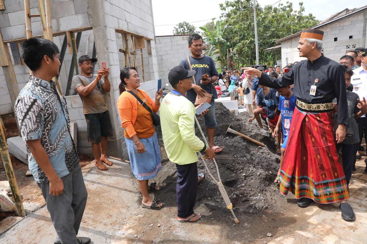 Tinjau 49 Unit Ruspin, Ganjar Terus Kembangkan “Tuku Lemah Oleh Omah”