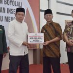 Bukberling Ditiadakan, Pemkab Serahkan Hibah dan Insentif untuk Pengasuh Ponpes dan Guru Ngaji
