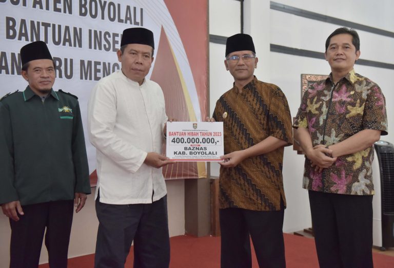 Bukberling Ditiadakan, Pemkab Serahkan Hibah dan Insentif untuk Pengasuh Ponpes dan Guru Ngaji