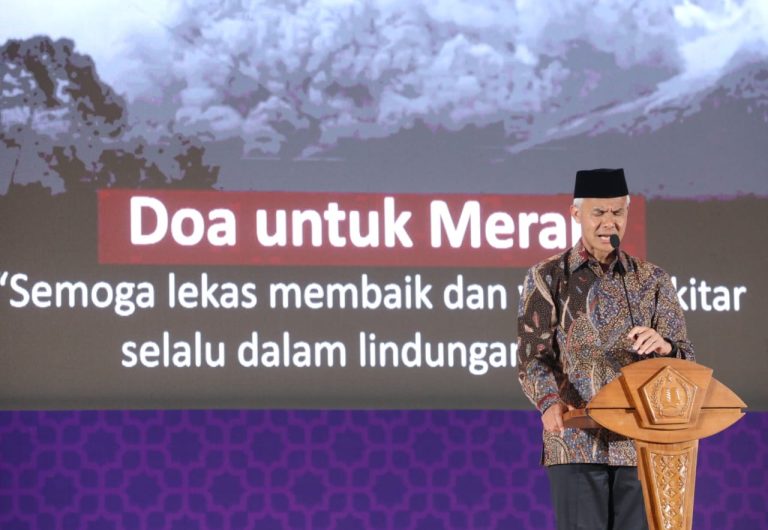 Status Siaga, Ganjar Pimpin Doa Tokoh Lintas Agama untuk Warga Sekitar Merapi