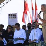 Ganjar Beri 3 Pesan untuk Penerima Sertifikat Tanah, SK Perhutanan Sosial dan TORA
