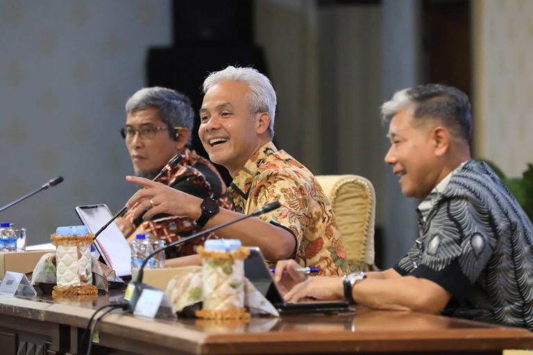 Ganjar: Sejak 1 Januari- 5 Maret, 2.801 Aduan Kerusakan Jalan Diterima Lewat LaporGub