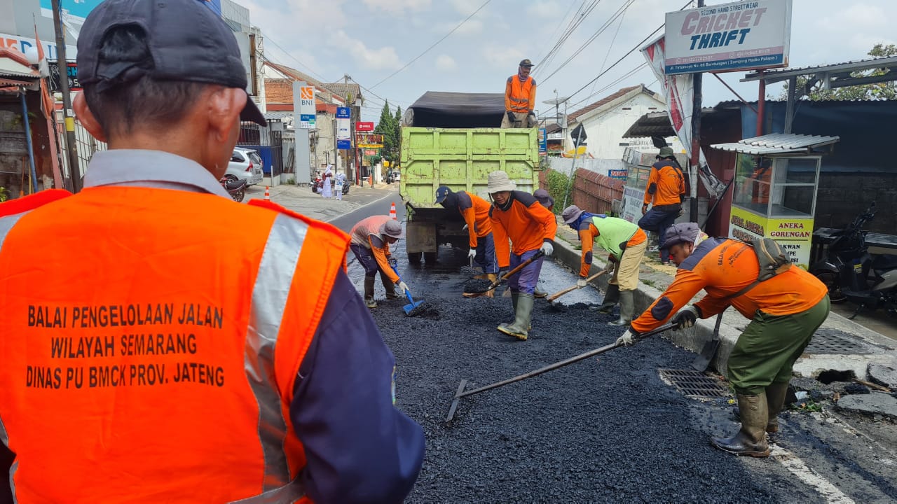 Laporan Bupati Semarang Direspon, Jalan Ambarawa-Bandungan Langsung Diperbaiki