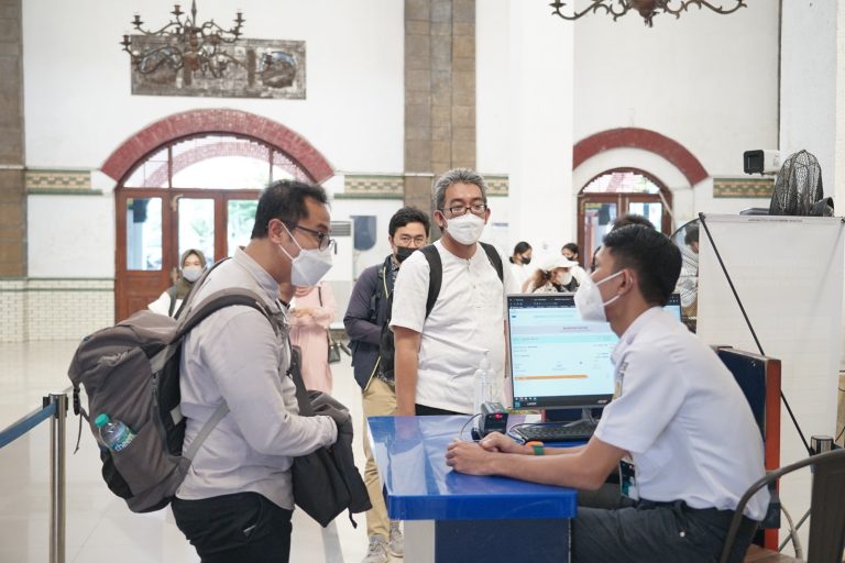 Proses Migrasi PeduliLindungi Jadi SatuSehat Mobile, Pelanggan Diimbau Bawa Bukti Vaksin