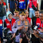 Tinjau Terminal BBM, Kapolri Pastikan Penanganan dan Kebutuhan Pengungsi Terpenuhi