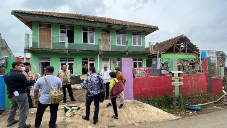 Kemenag Salurkan Bantuan Rp13,2 M untuk Madrasah Terdampak Gempa Cianjur