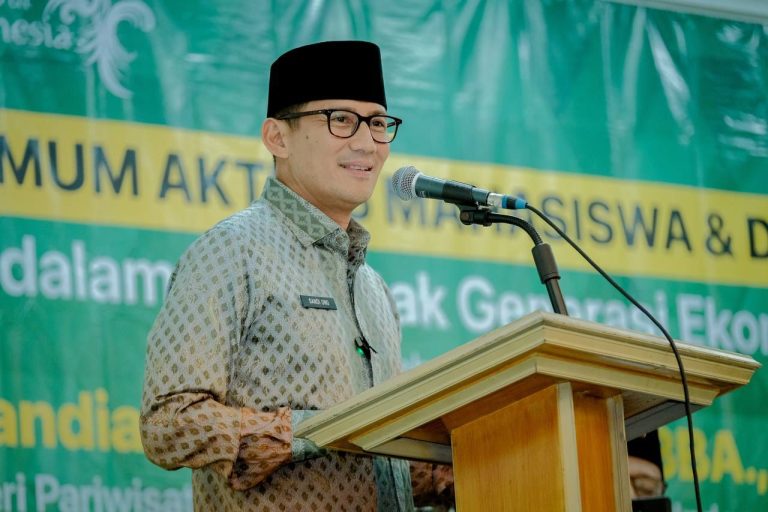 Menparekraf Ajak Mahasiswa Unissula Turut Bangkitkan Sektor Ekonomi Kreatif