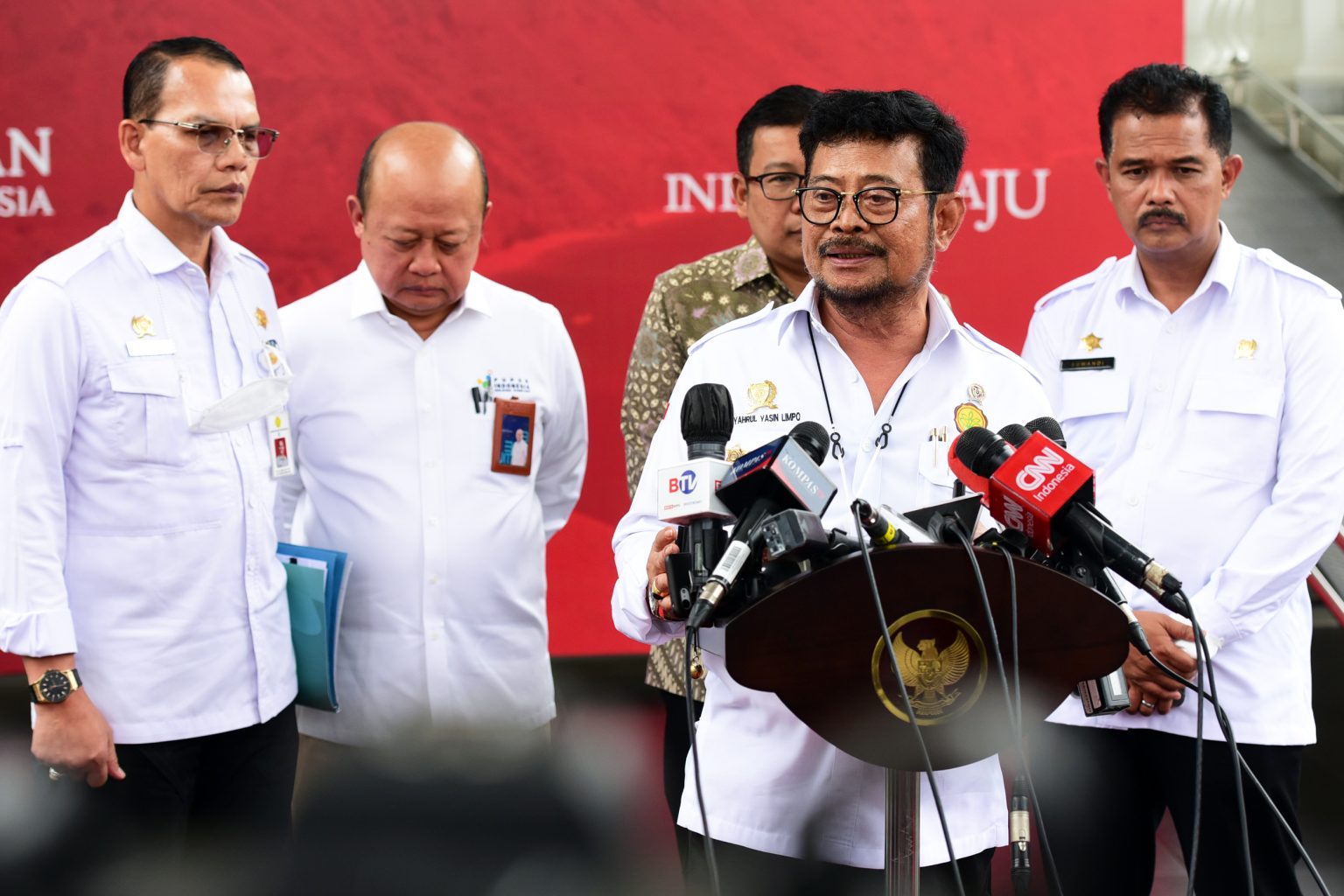 Mentan Syahrul Yasin Limpo memberikan keterangan pers, di Kompleks Istana Kepresidenan, Jakarta, Rabu (15/03) siang.