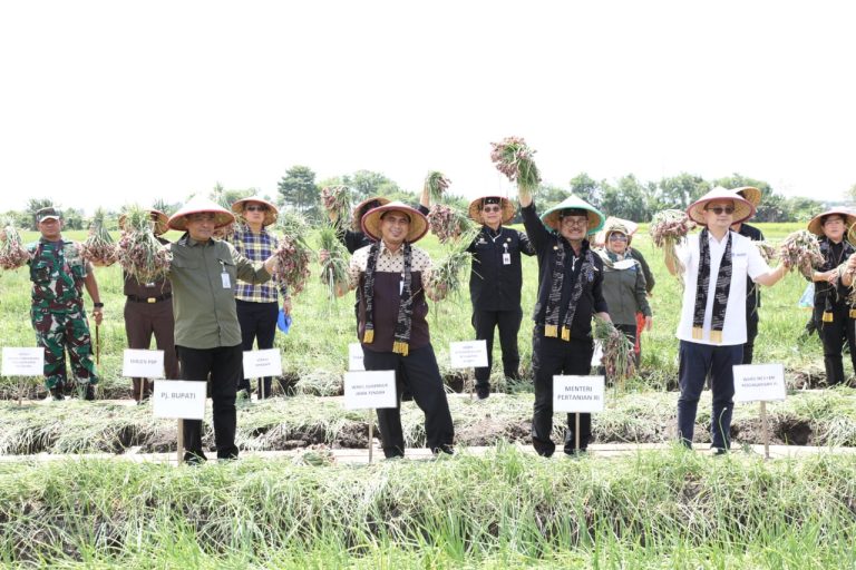 Mentan Dukung Wagub Agar Petani Tidak Jual Lahan ke Pengembang