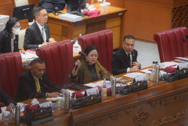 Ketua DPR RI Puan Maharani dalam Rapat Paripurna DPR yang digelar di Gedung Nusantara II, Selasa (21/03).