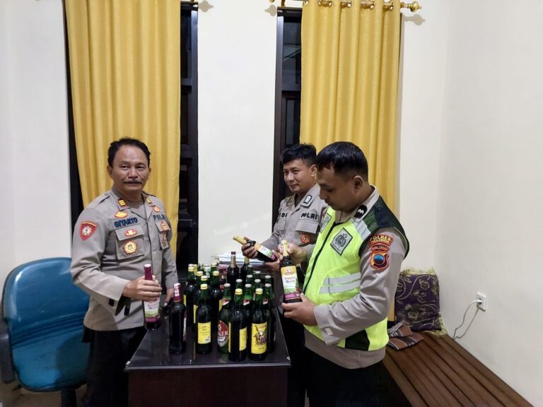 Jelang Ramadhan, Polsek Karanganyar Intensifkan Razia Miras