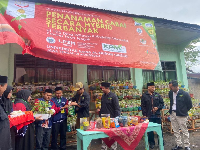 Tanam 100 Ribu Cabai di 13 Kecamatan, Pecahkan Rekor MURI