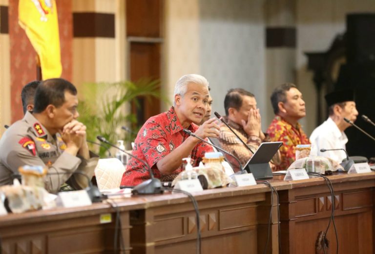 Mendekati Lebaran, Ganjar Pantau Kesiapan Fisik Infrastruktur Jalan