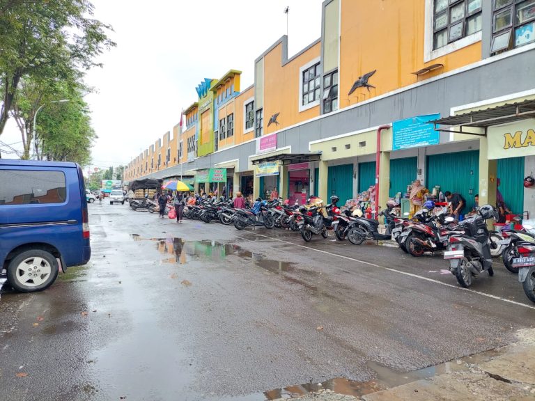 Tingkatkan PAD, Lelang Parkir Pasar Tumenggungan Rp1,6 M