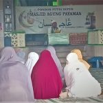 Kegiatan pengajian sepuh di Masjid Agung Payaman Secang Kabupaten Magelang pada bulan Ramadhan ini.