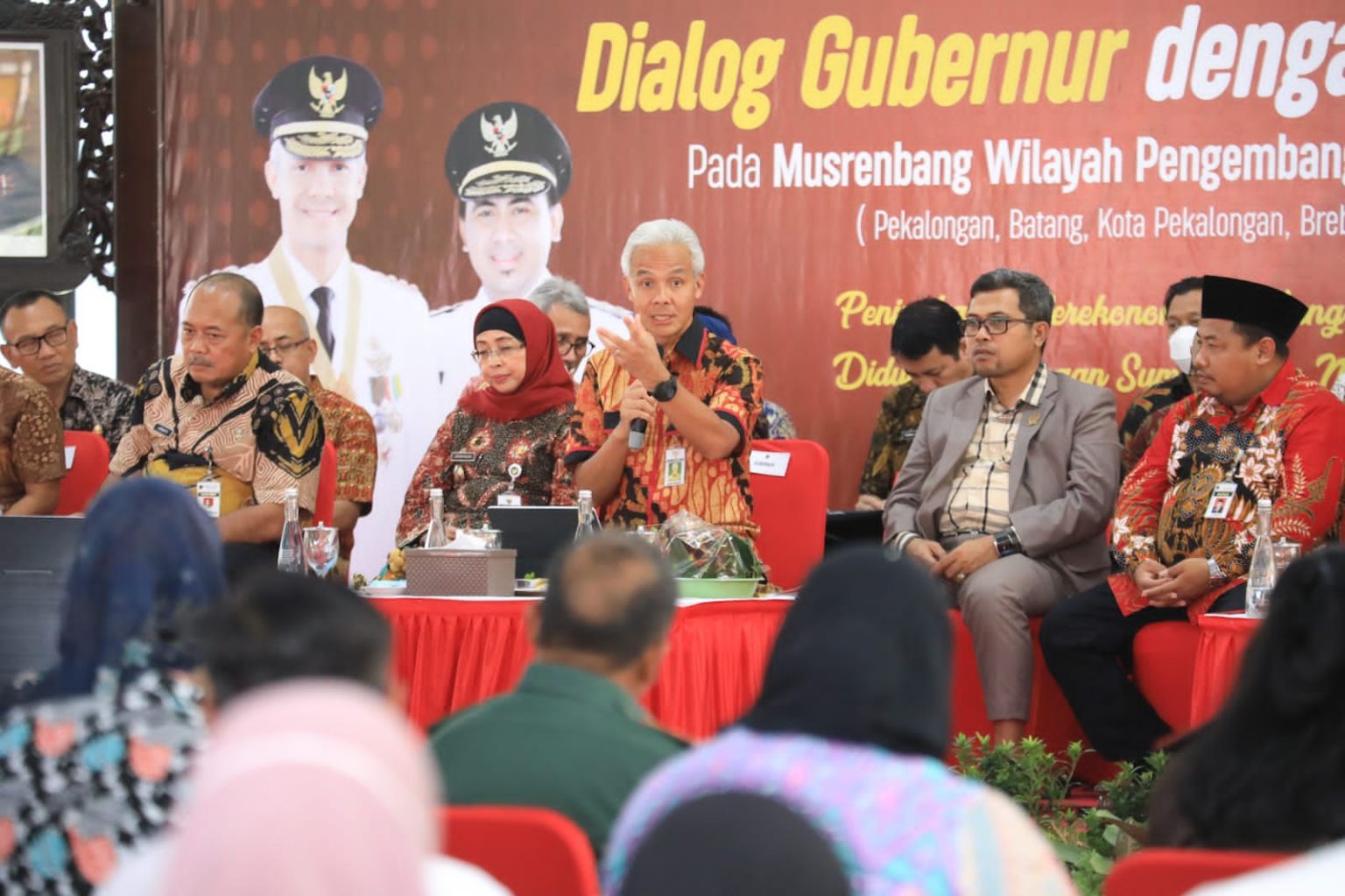 Diwaduli Kades dan Bidan Desa Sidoharjo, Ganjar Gerak Cepat