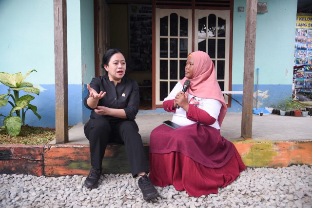 Ketua DPR RI Dr. (H.C) Puan Maharani saat berdialog serta serap aspirasi dari masyarakat.