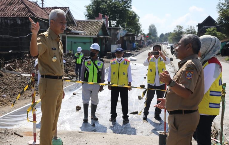 Truk ODOL Pemicu Jalan Rusak, Ganjar Siapkan Alat Timbang Portabel