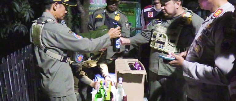Razia Malam Ramadhan, Petugas Gabungan Masih Temukan Miras dan Pekerja di Bawah Umur