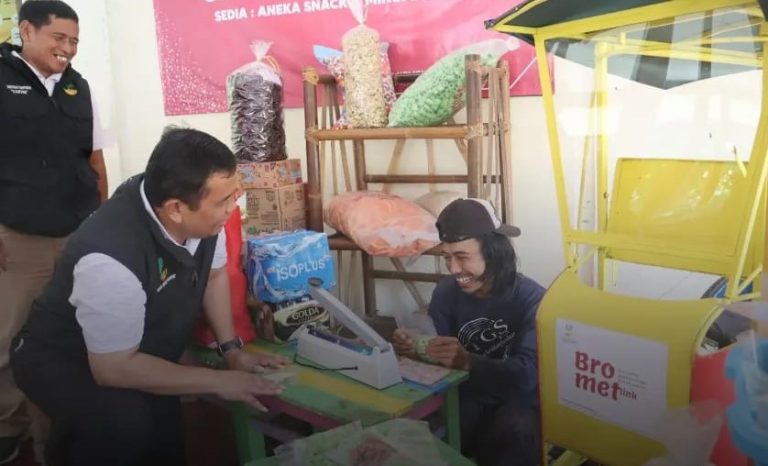 Kucurkan Anggaran Ratusan Juta, Kemensos Bantu 390 PM di Tegal