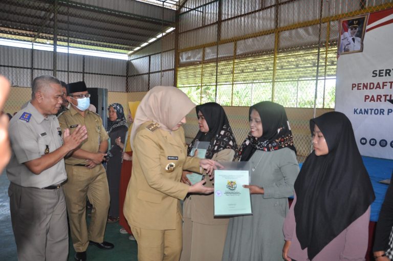 630 Warga Galang Pengapon Terima Sertipikat Tanah Gratis