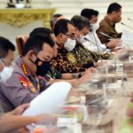 Menhub saat mengikuti Rapat mengenai Persiapan Arus Mudik Idul Fitri 1444 H di Istana Merdeka, Jakarta, Jumat (24/03).