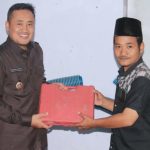 Merespon Usulan Warga Terdampak Rob, Plt Bupati Serahkan Pompa Air