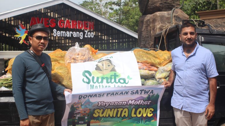 Semarang Zoo Terima Bantuan Pakan Satwa dari Yayasan Mother Sunita Love