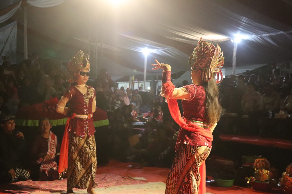 Nguri-uri Budaya, Tari Sintren Ramaikan Hari Jadi Cilacap ke-167
