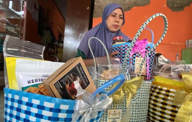 Jelang Lebaran, Paguyuban UMKM Tawarkan Paket Hampers Khas Batang
