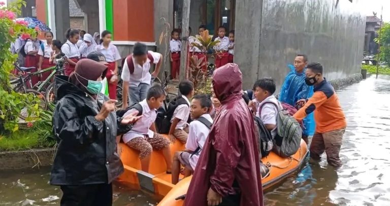 Tujuh Desa Kebanjiran, BPBD Kudus Siapkan Bantuan untuk Warga Terdampak