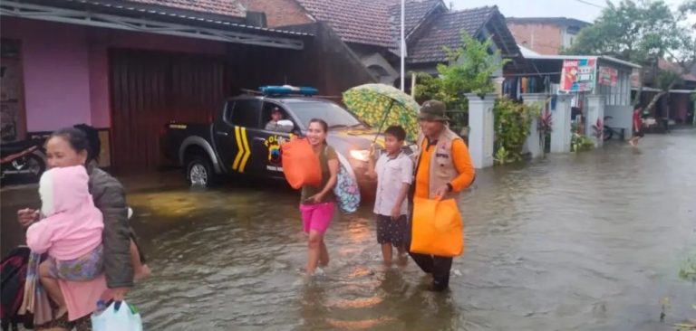 Banjir di Kudus Rendam 41 Desa, 19.275 Jiwa Terdampak