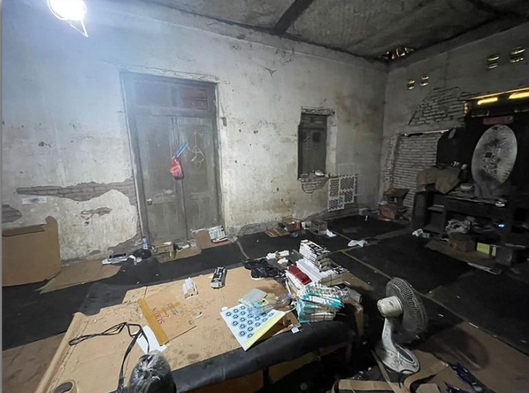 Bangunan Penimbunan Rokok Ilegal di Jepara Dibongkar Bea Cukai Kudus