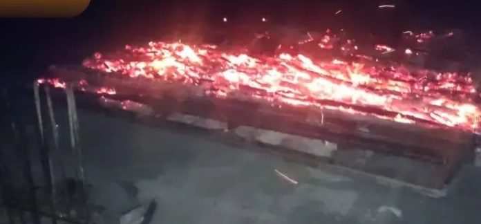 Bara Api Tertiup Angin, Ponpes Maahid Terbakar